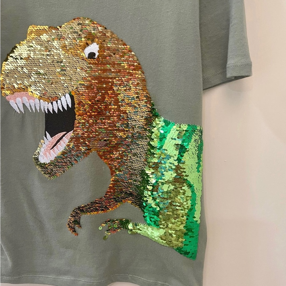 Awesome Dino tee! Excellent condition - Picture 3 of 5